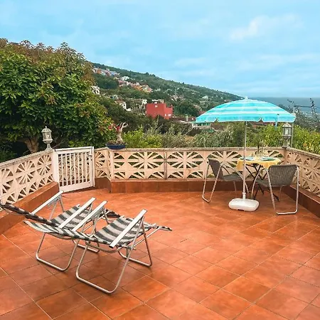 Sun-soaked W Patio, Balcony & Garden - Aguilas Holiday home La Orotava